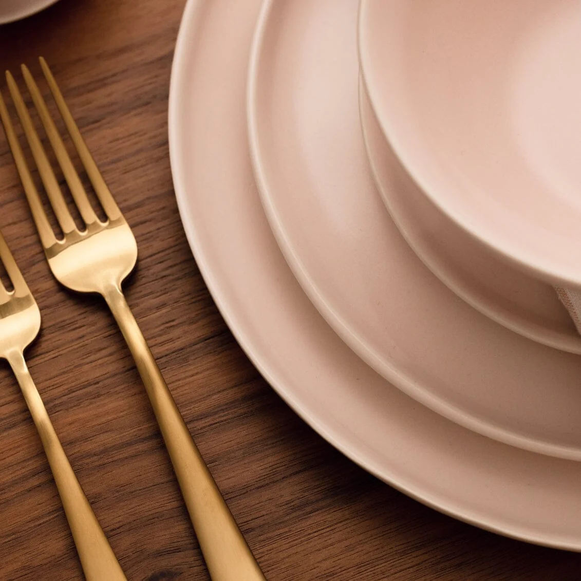 Dinnerware Set - Image 6