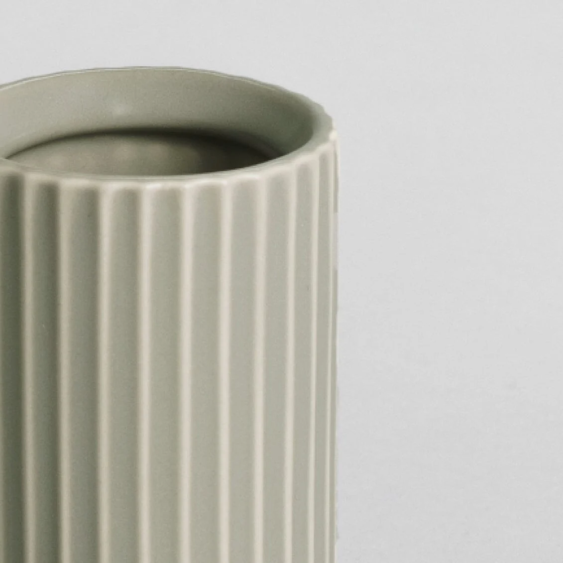 Short Bud Vase - Image 19